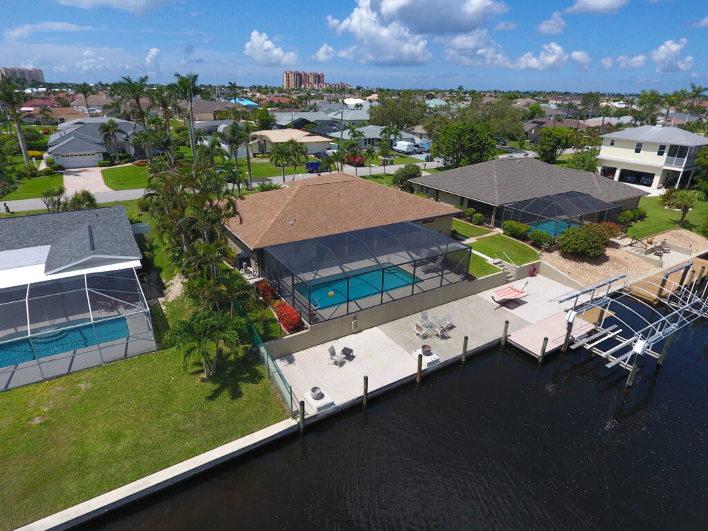 Waterfront Luxury in Cape Coral - Discover your own slice of waterfront luxury in this exceptional home, perfectly designed for both boating enthusiasts and those who crave the coastal lifestyle. 